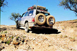 PORTE-ROUE SUR PARE-CHOCS KAYMAR 4X4 PORTE-JERRYCAN Porte roues secours 4x4