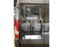 porte-roue-inox-sur-porte-arriere-gauche-fiat-ducat