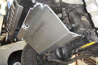 ski-avant-land-cruiser-lj70-kzj70-kzj73-blindage-protection