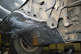 ski-avant-navara-d22-blindage-protection
