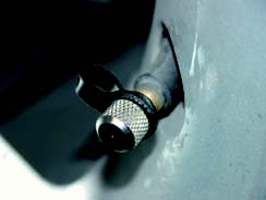 JEU DE 4 BOUCHONS DE VALVES ETANCHES EN INOX - dégonfleur Staun pneu 4X4
