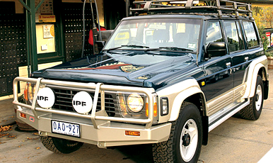 NISSAN PATROL Y60 5P 2.8 L TD AVANT TRES LOURD paire