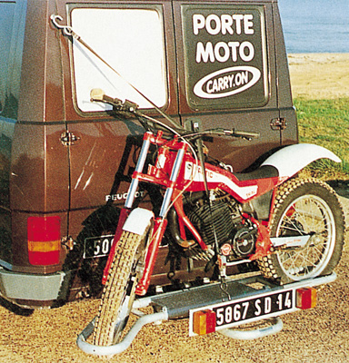 Porte-Moto sur Attelage Voiture Carry-on - Équipement caravaning